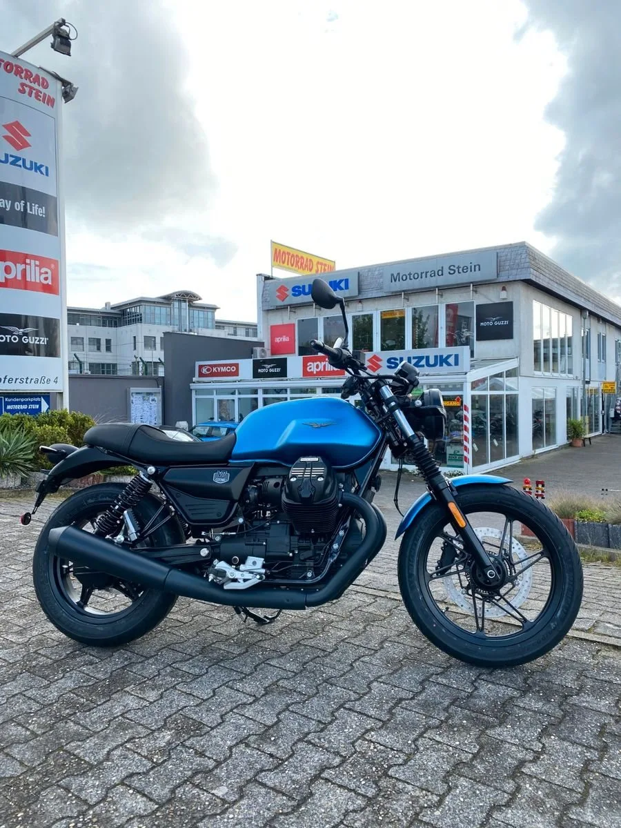 Moto Guzzi V7 Stone