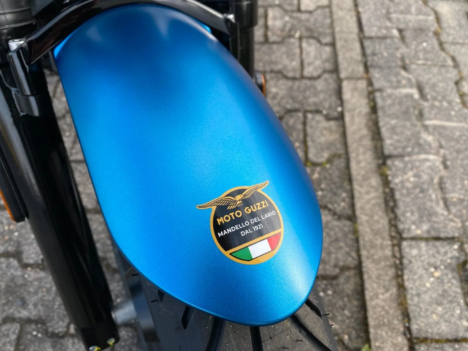 Moto Guzzi V7 Stone