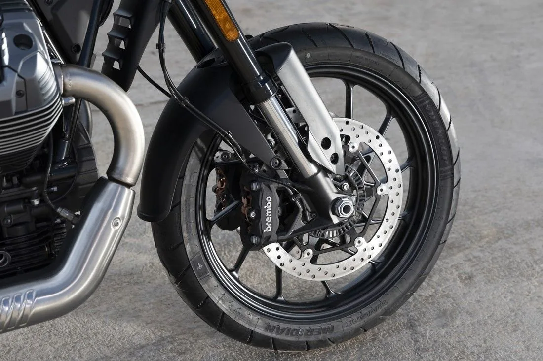 Moto Guzzi V85 Strada