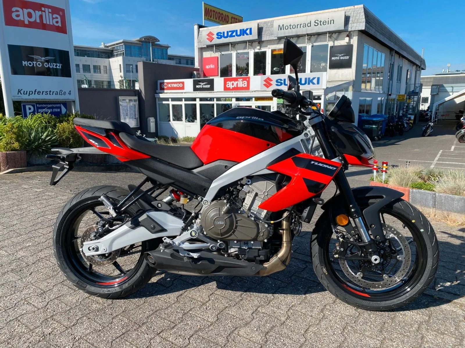 Aprilia Tuono 457