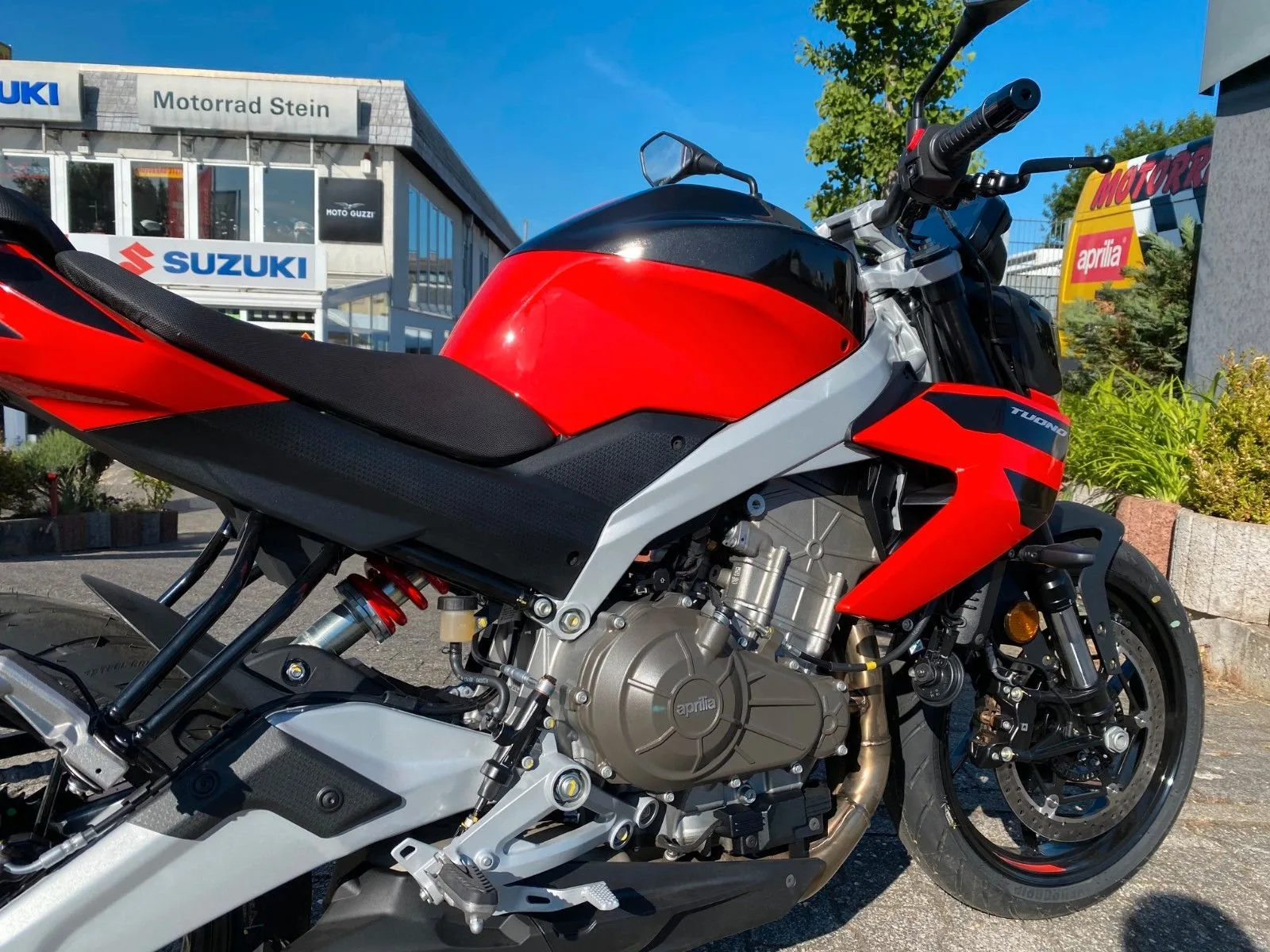 Aprilia Tuono 457