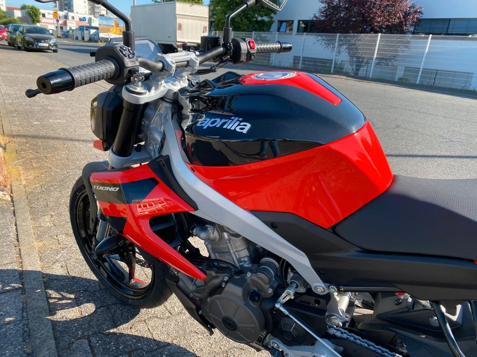 Aprilia Tuono 457
