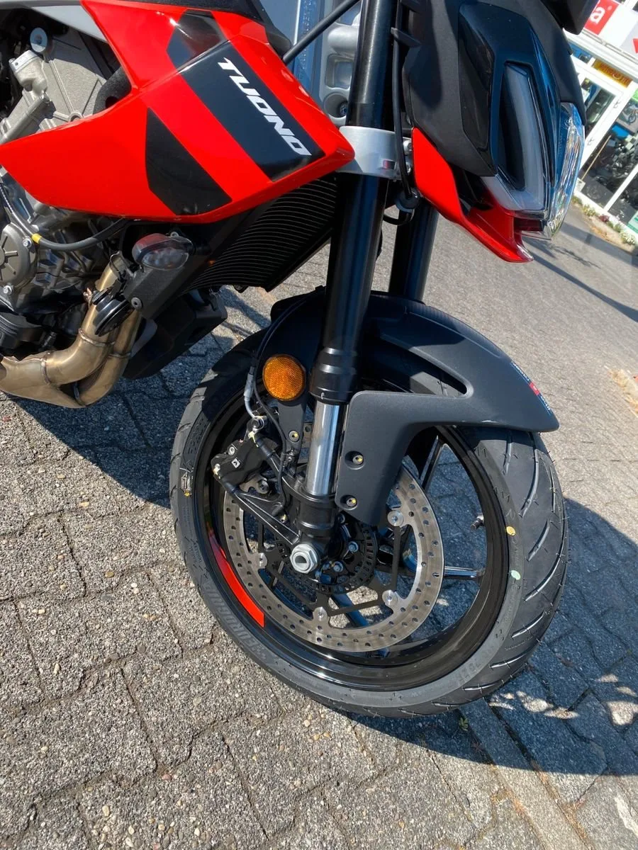 Aprilia Tuono 457