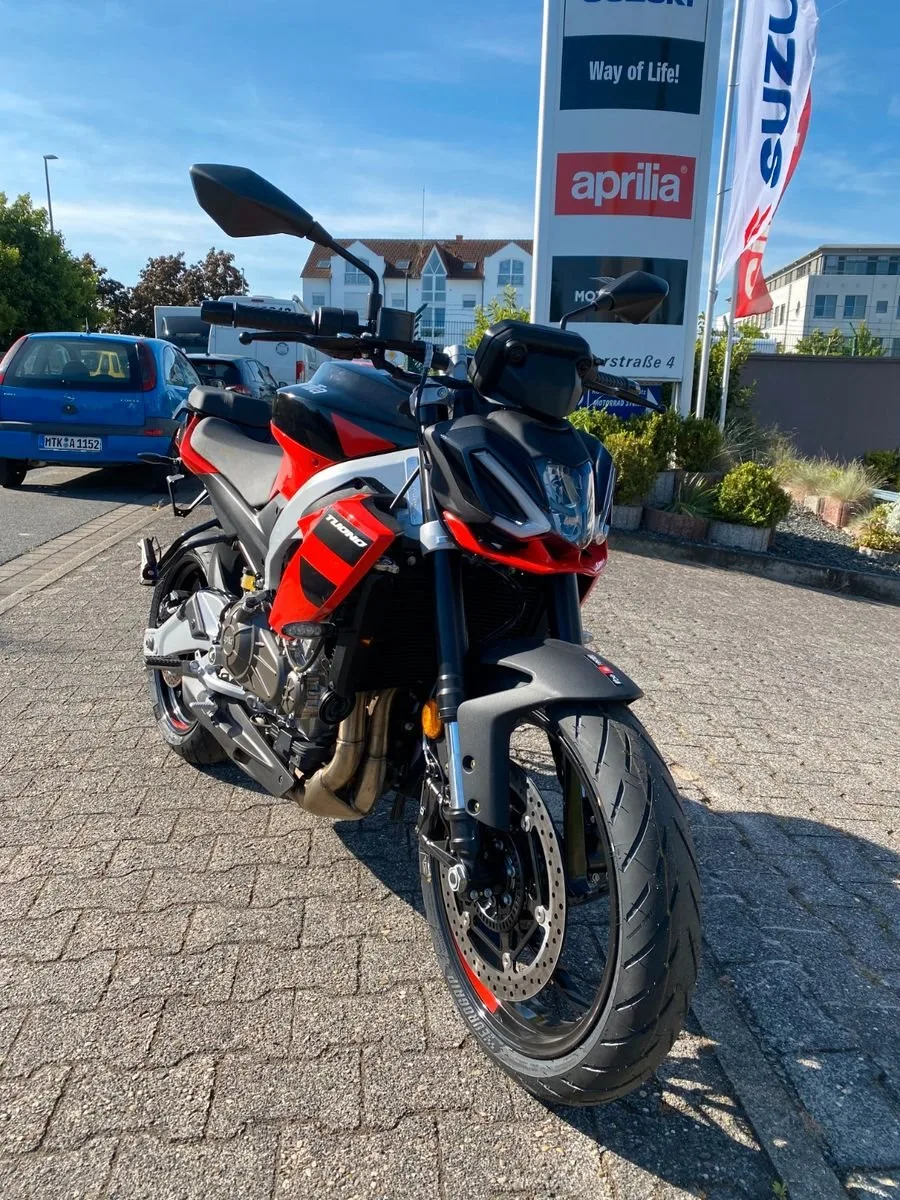 Aprilia Tuono 457