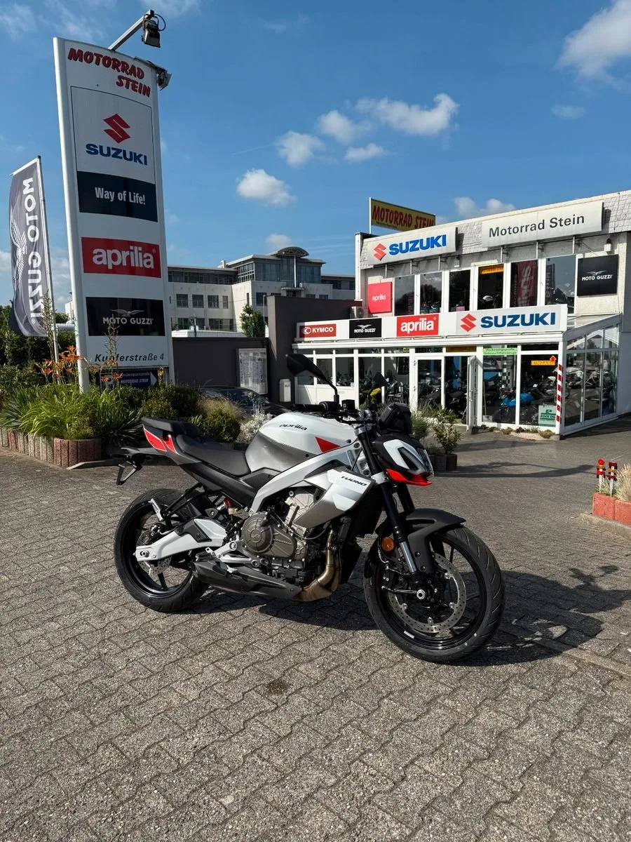 Aprilia Tuono 457