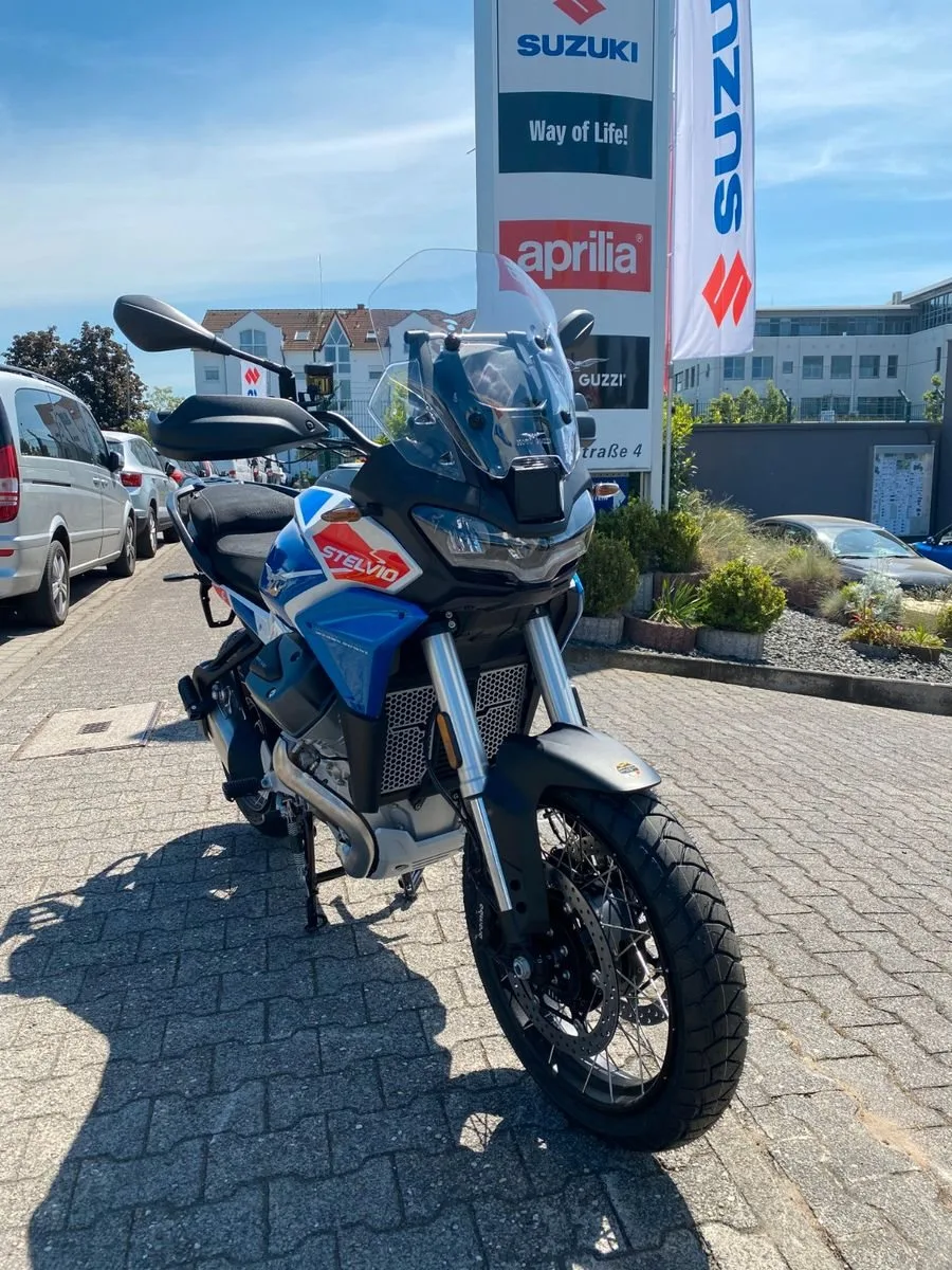 Moto Guzzi Stelvio Duecento Tributo