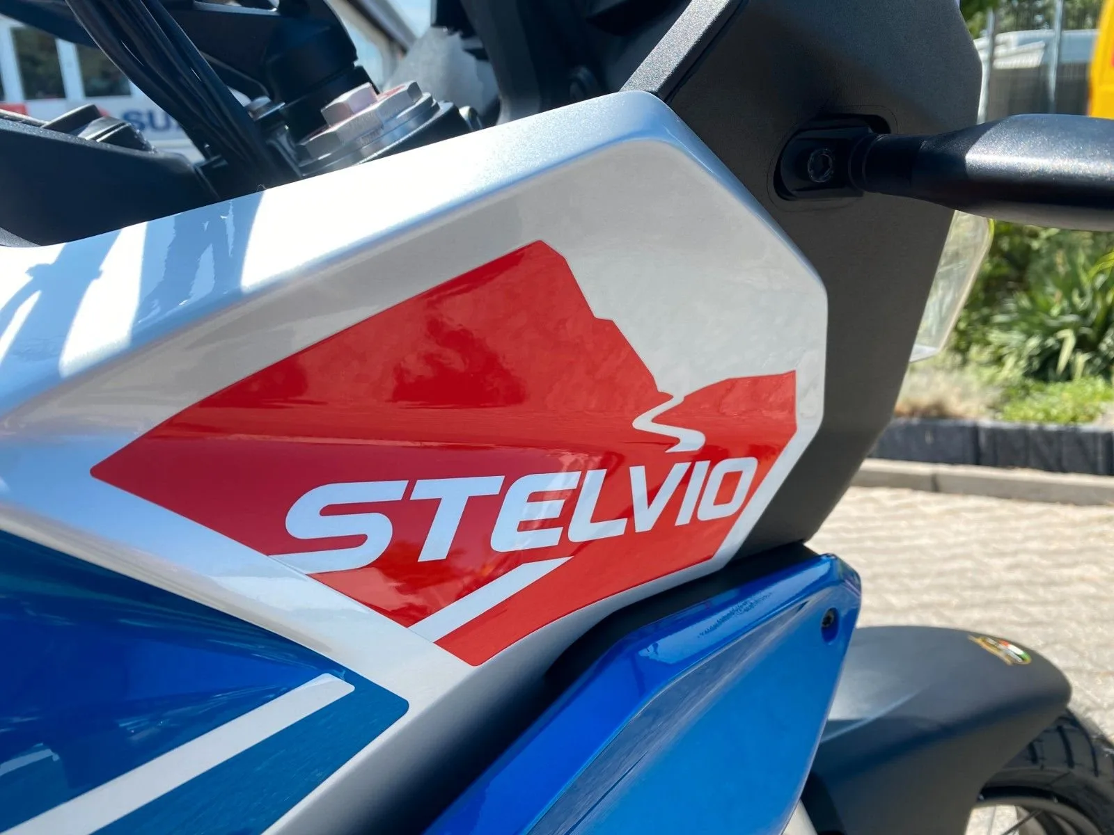 Moto Guzzi Stelvio Duecento Tributo