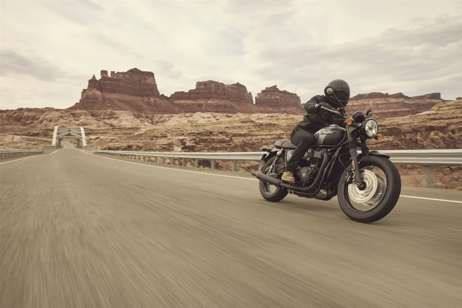 Triumph Bonneville T120 Black - Neufahrzeug