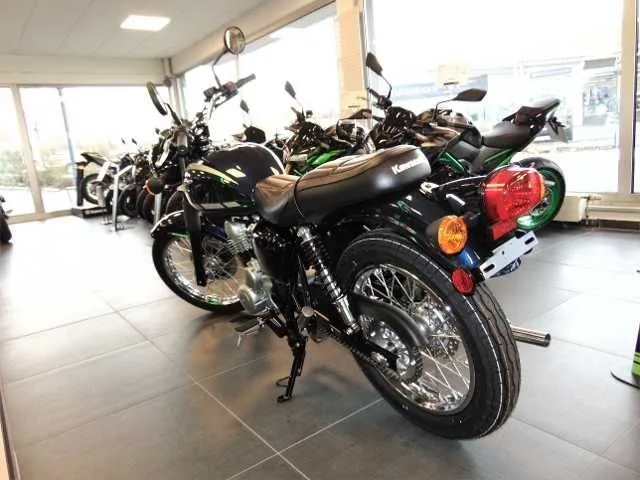 Kawasaki W230