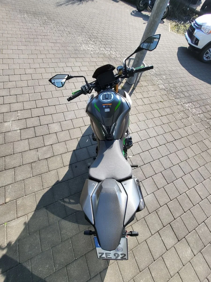Kawasaki Z900 SE PERFORMANCE