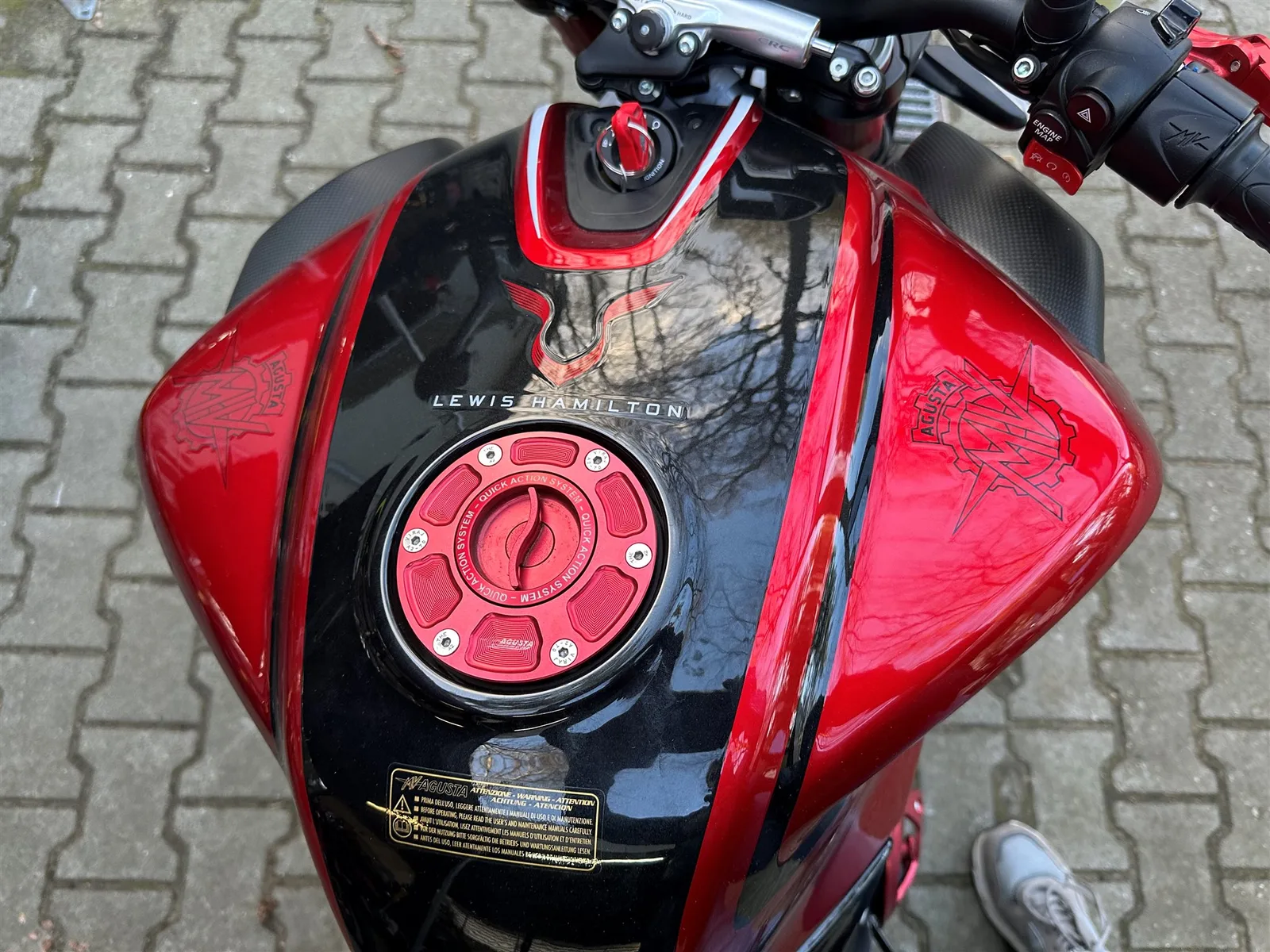 MV Agusta Brutale 800 RR LH 44 Lewis Hamilton Limited Edition
