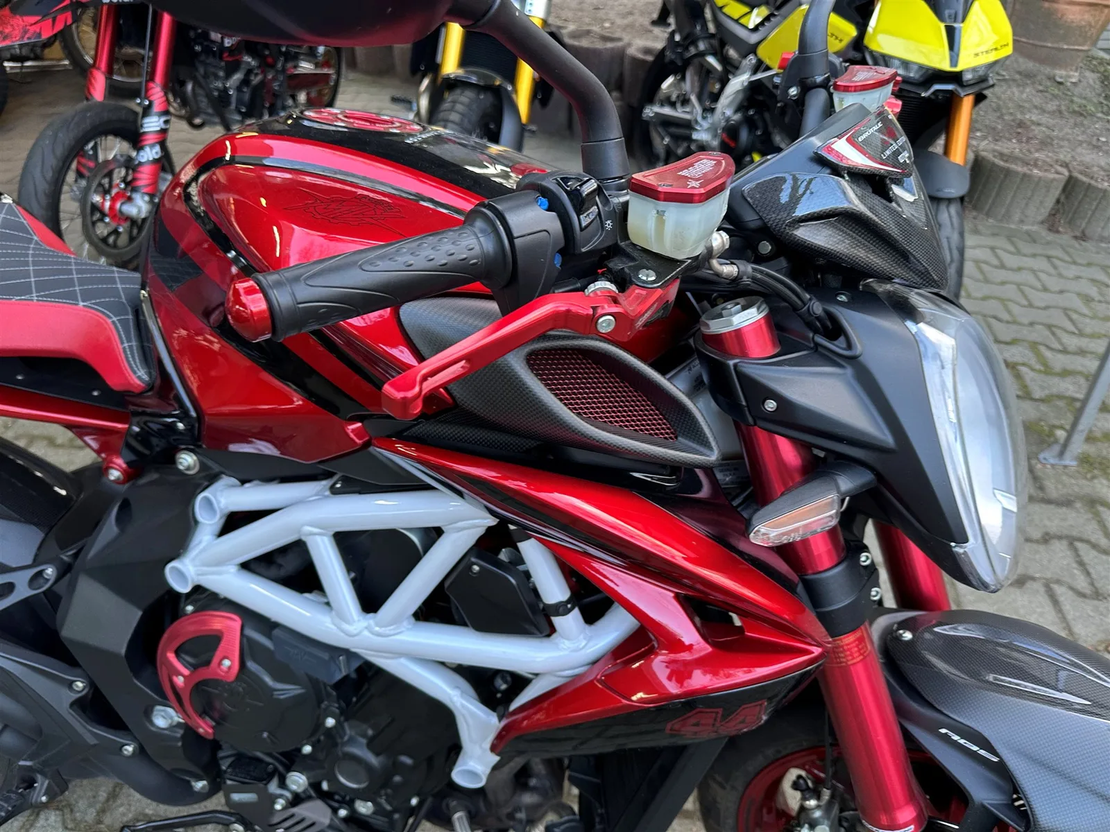 MV Agusta Brutale 800 RR LH 44 Lewis Hamilton Limited Edition