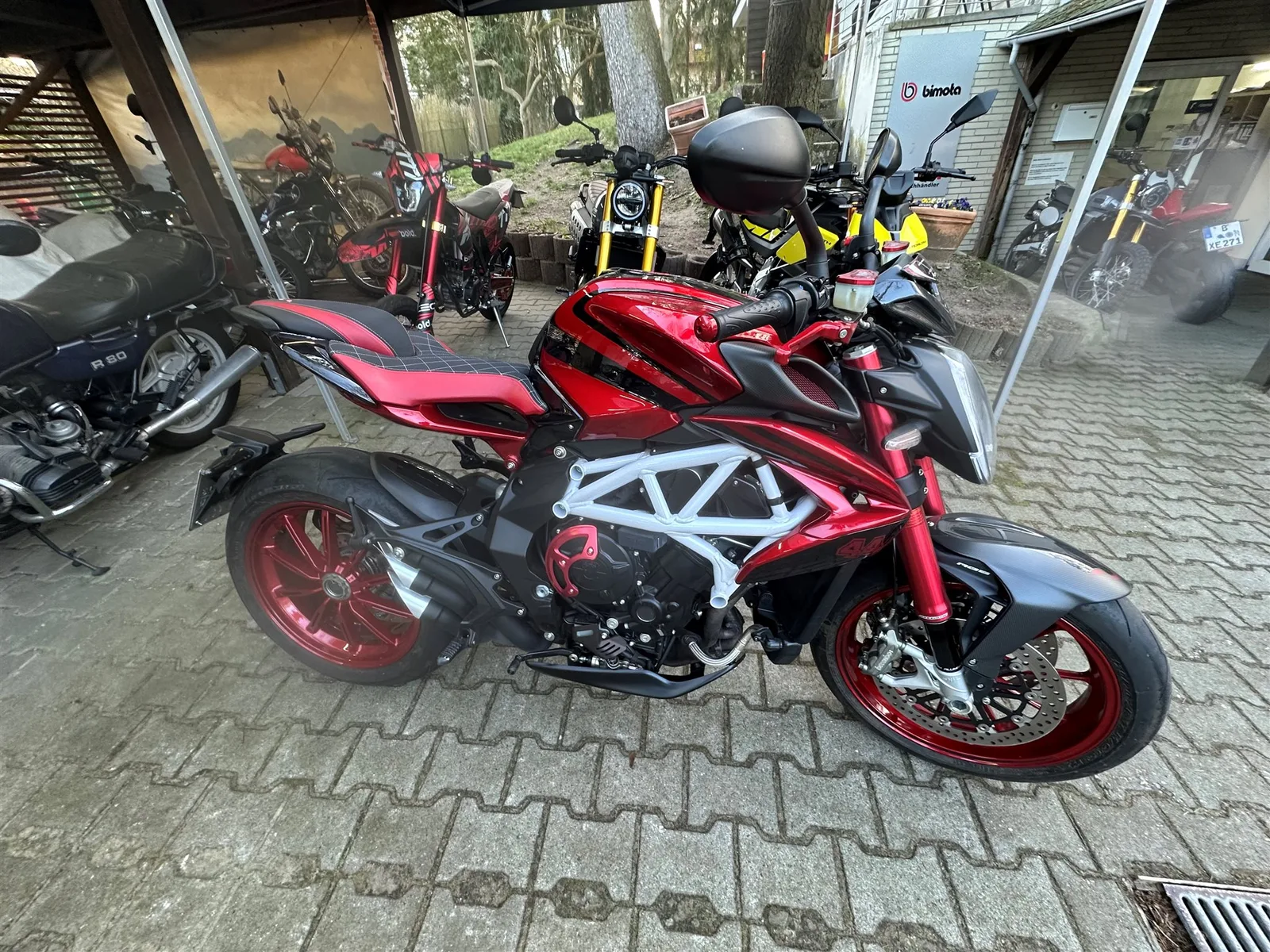 MV Agusta Brutale 800 RR LH 44 Lewis Hamilton Limited Edition