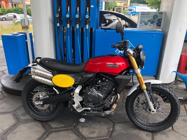 Fantic Caballero 700 Schicker Scrambler