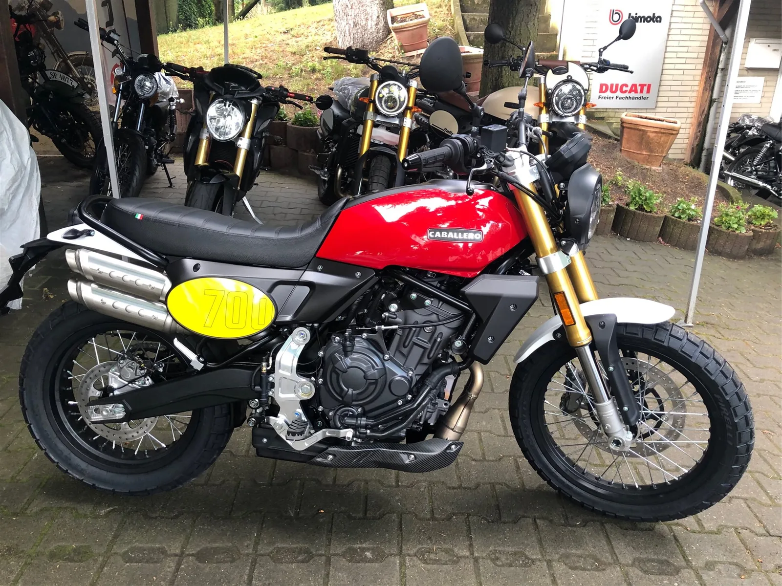 Fantic Caballero 700 Schicker Scrambler