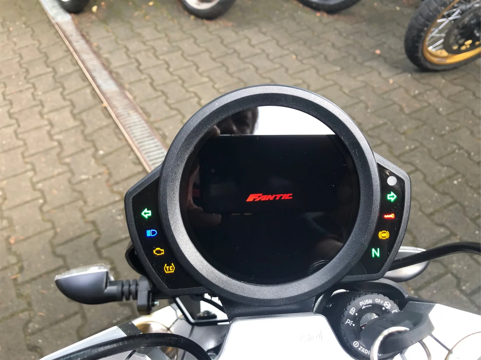 Fantic Caballero 700 Schicker Scrambler