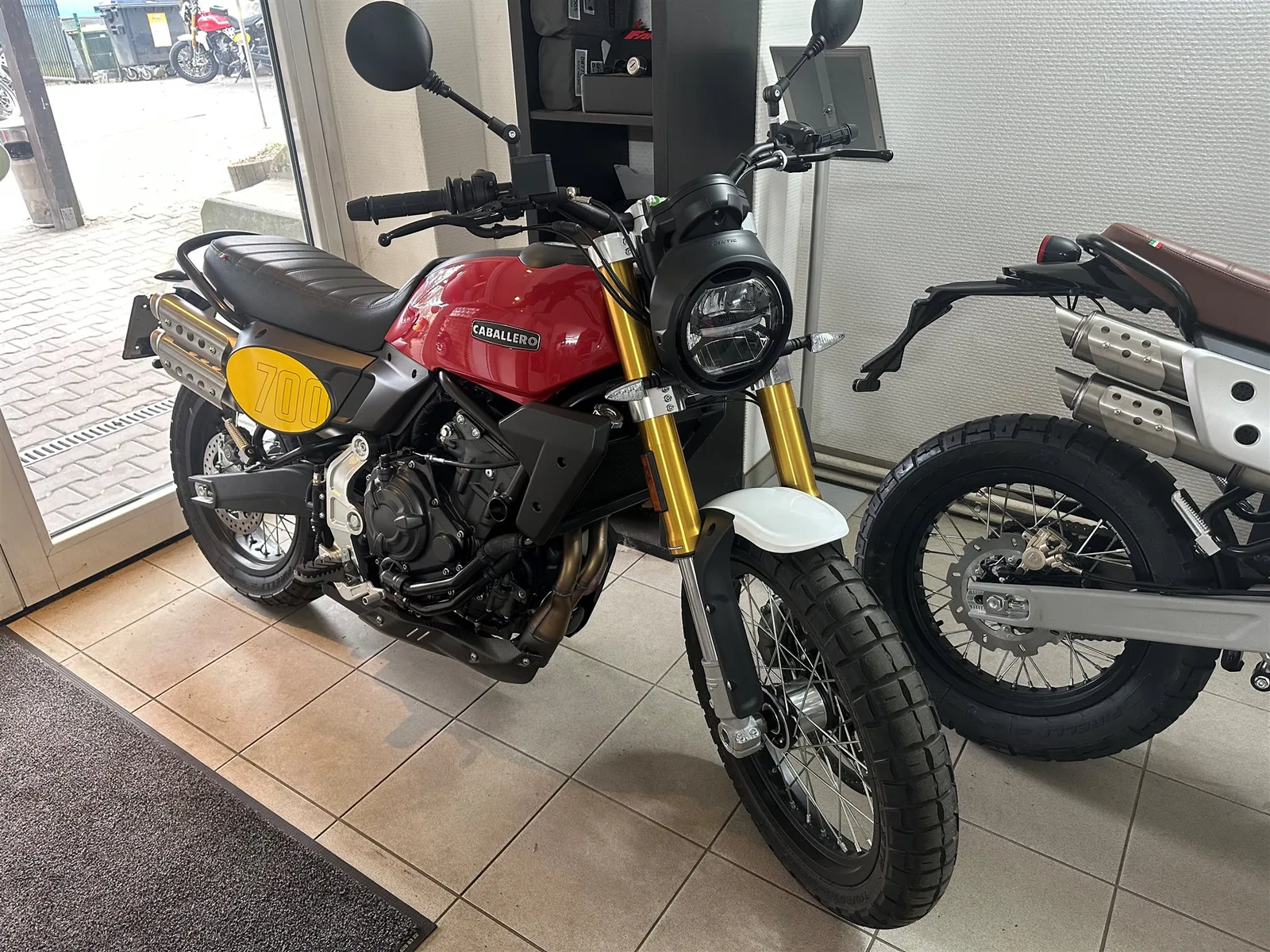Fantic Caballero 700 Schicker Scrambler