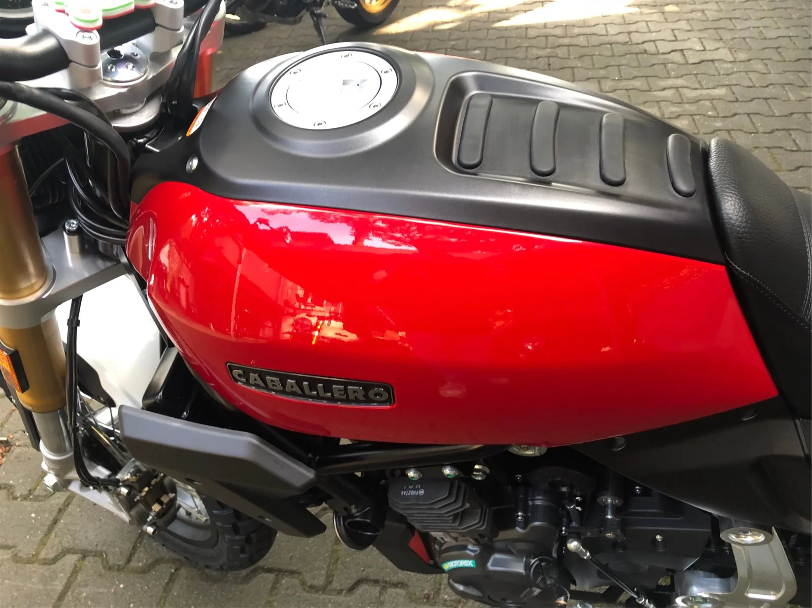 Fantic Caballero 700 Schicker Scrambler