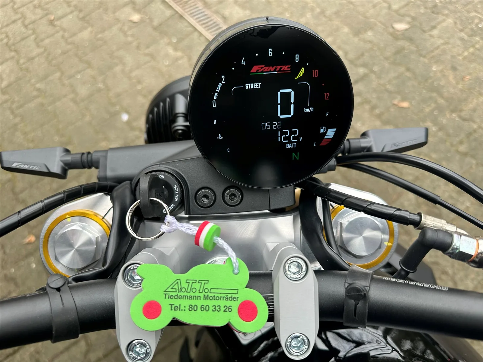 Fantic Caballero Scrambler 125 Sieht sehr edel in schwarz für 2026 aus!