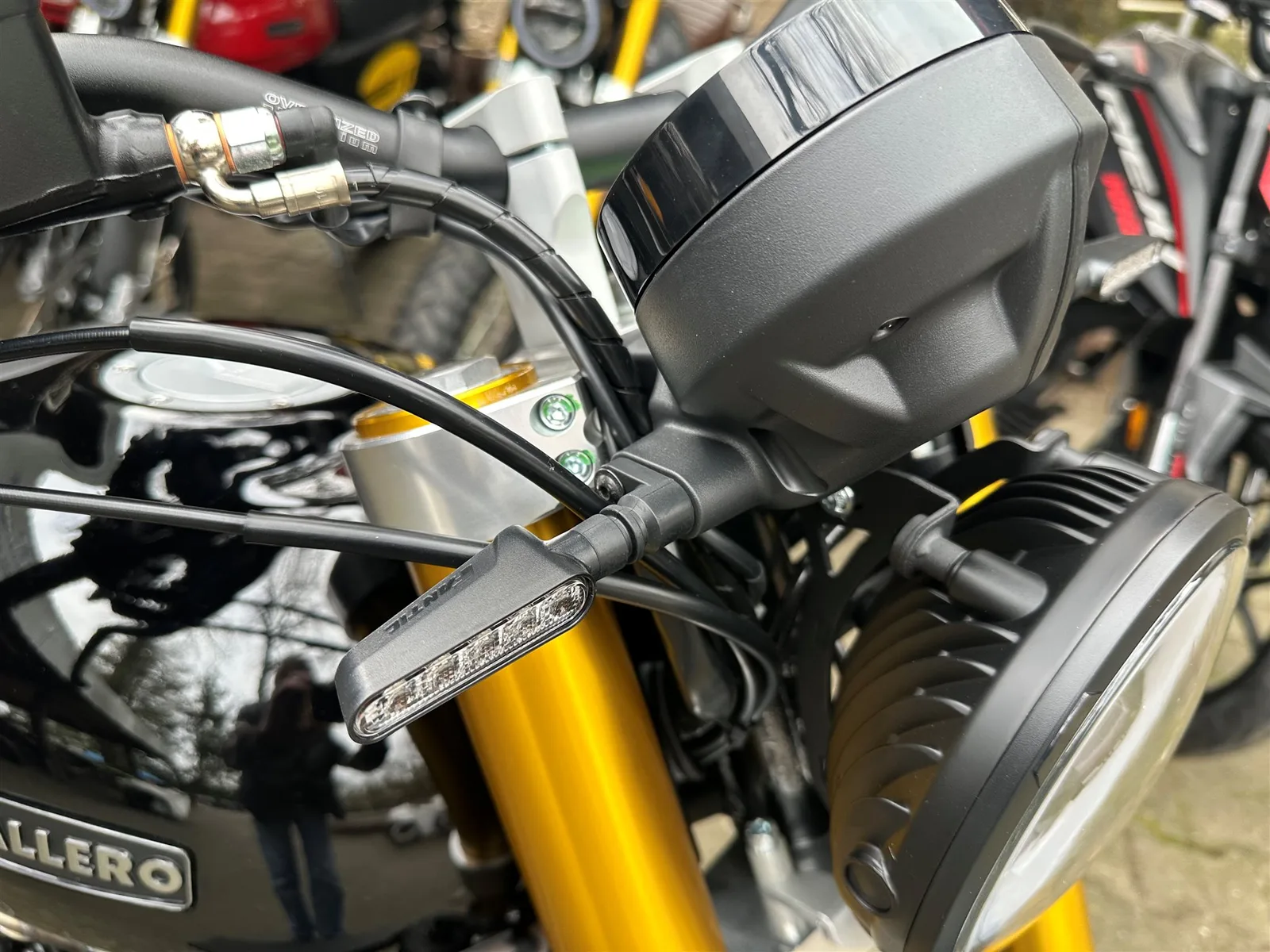 Fantic Caballero Scrambler 125 Sieht sehr edel in schwarz für 2026 aus!