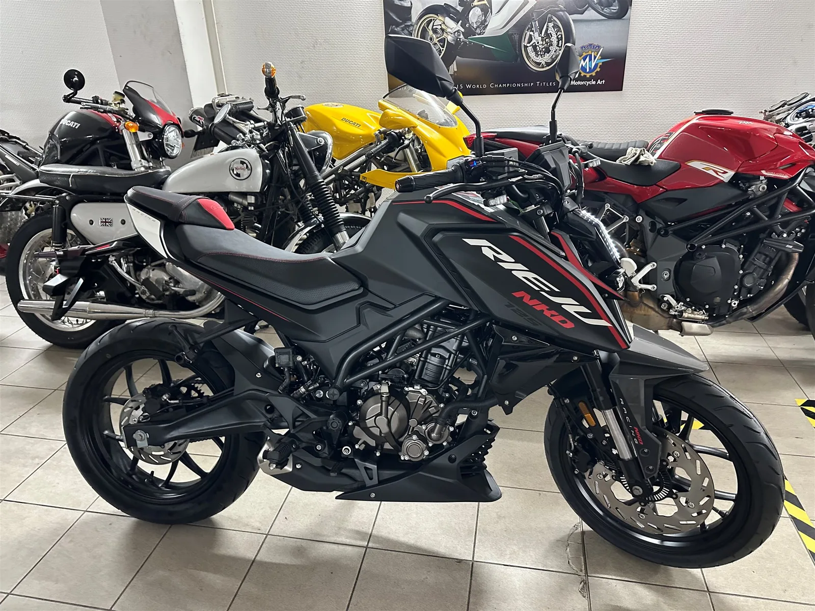 Rieju NKD 125 Gierig mit Top Verarbeitung