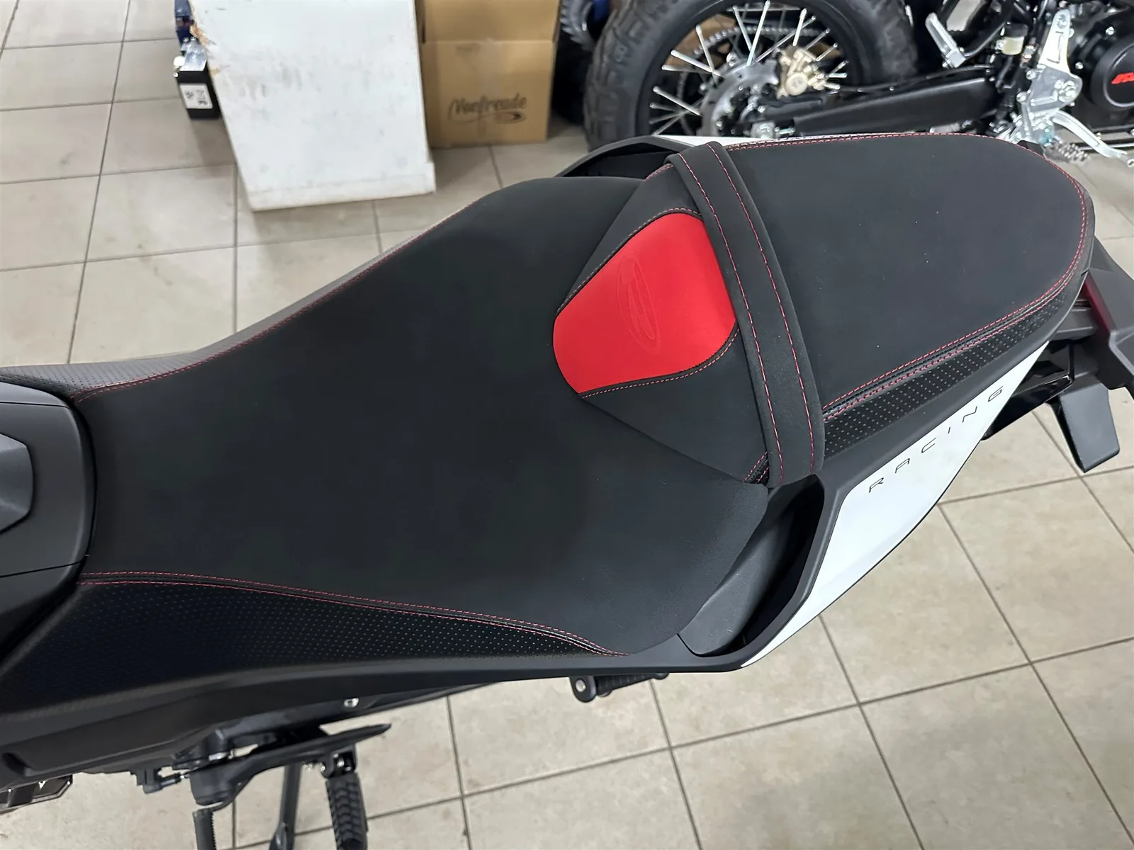 Rieju NKD 125 Gierig mit Top Verarbeitung