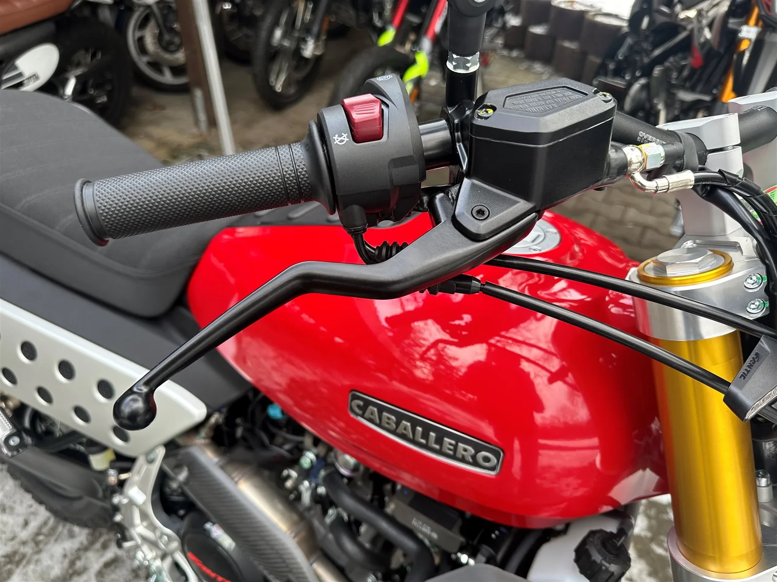 Fantic Caballero Scrambler 125 2026 In rot wunderschön!