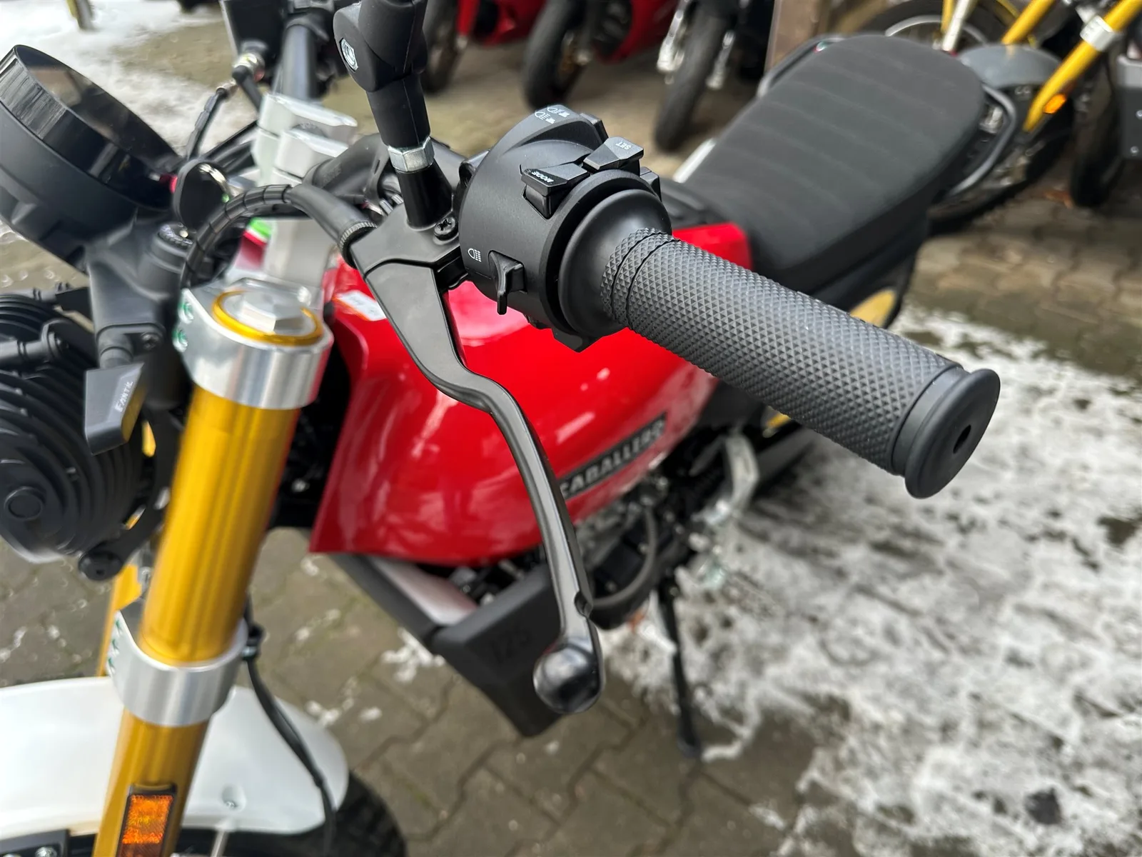 Fantic Caballero Scrambler 125 2026 In rot wunderschön!