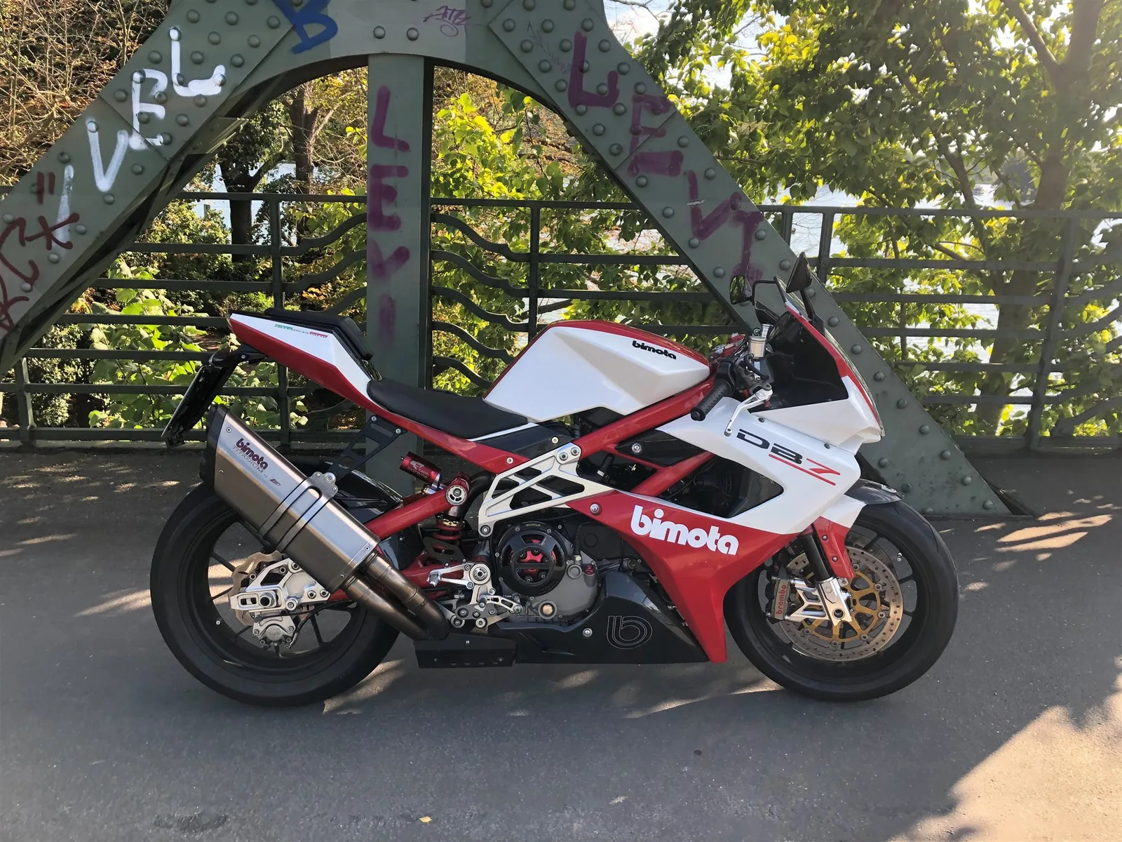 Bimota DB 7 Neuwertig-wunderschön-2.Hand-Im Auftrag!