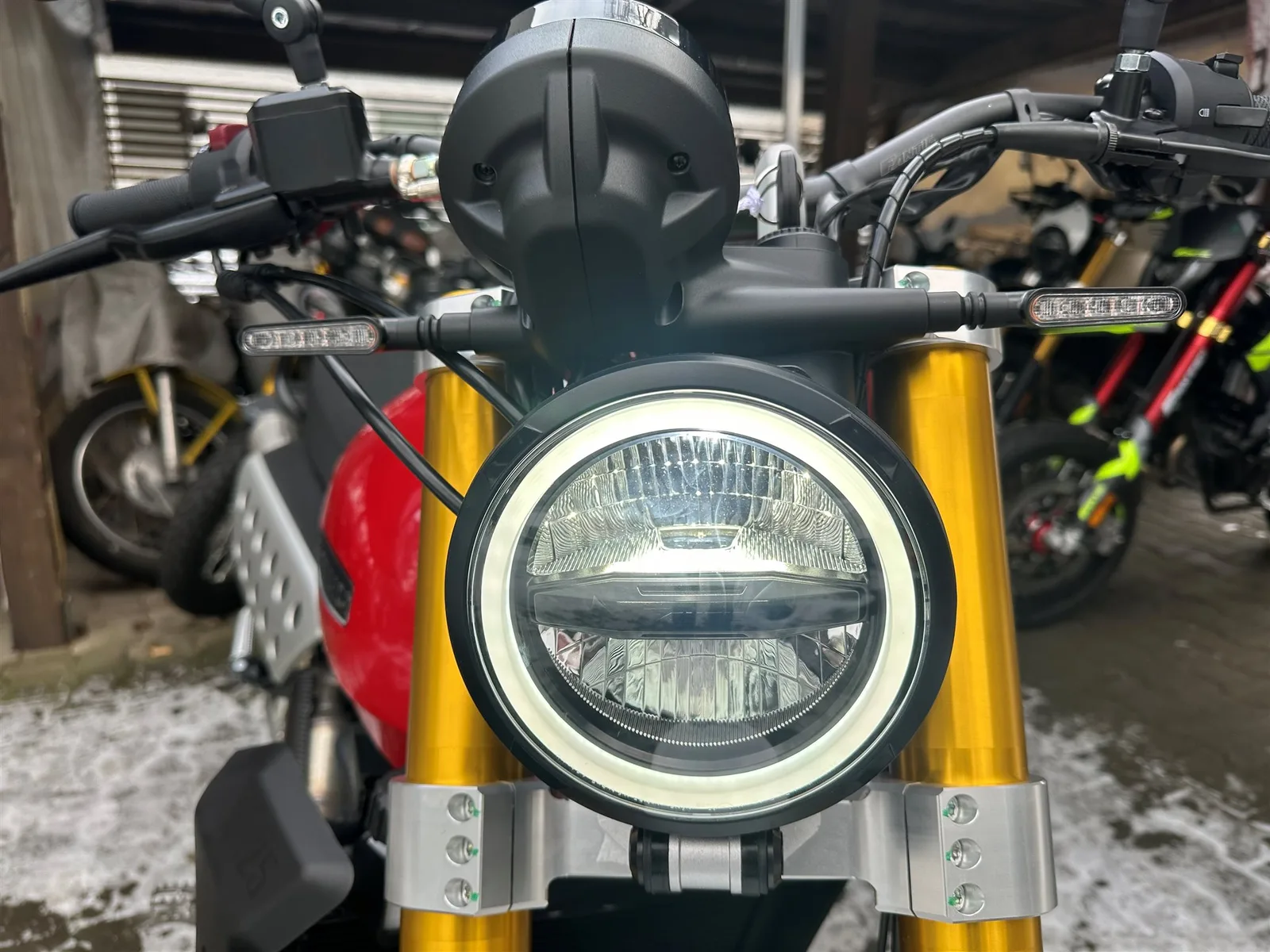 Fantic Caballero Scrambler 125 2026 In rot wunderschön!
