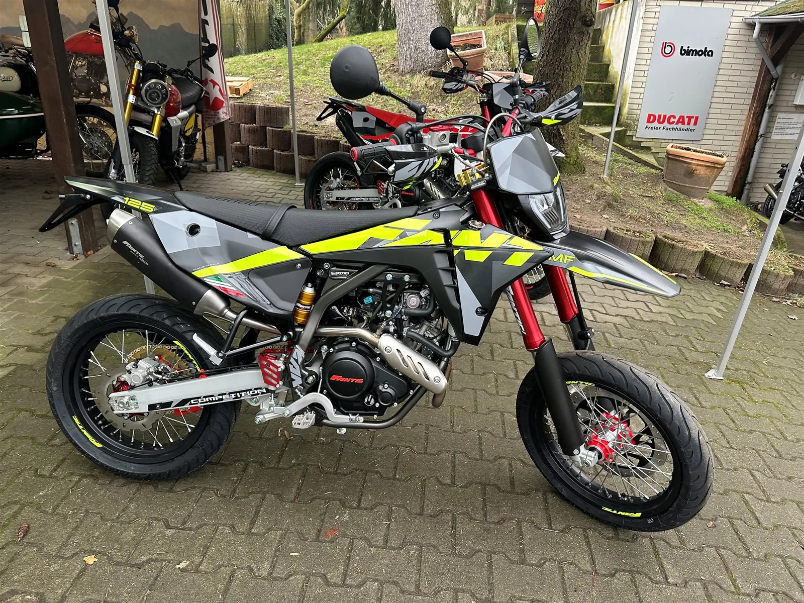 Fantic XMF 125 Competition Gierige Optik-Top Ausstattung