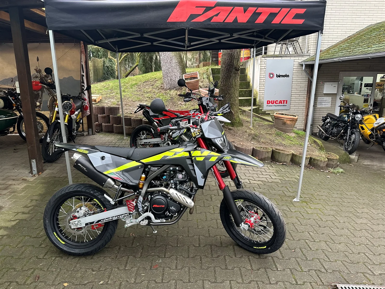 Fantic XMF 125 Competition Gierige Optik-Top Ausstattung