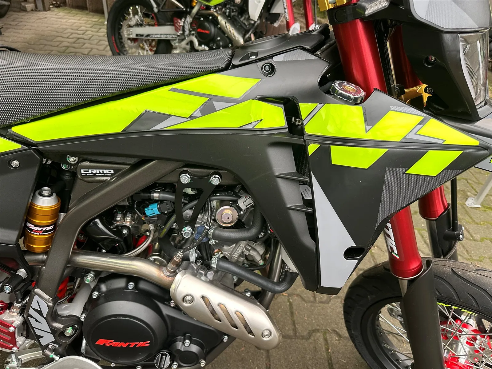 Fantic XMF 125 Competition Gierige Optik-Top Ausstattung