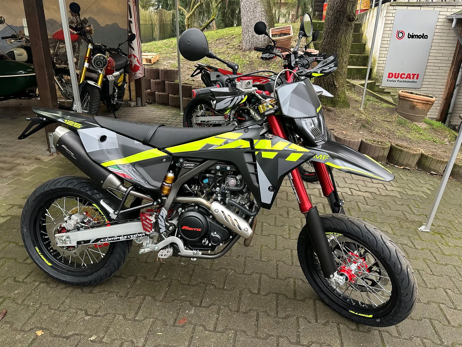 Fantic XMF 125 Competition Gierige Optik-Top Ausstattung