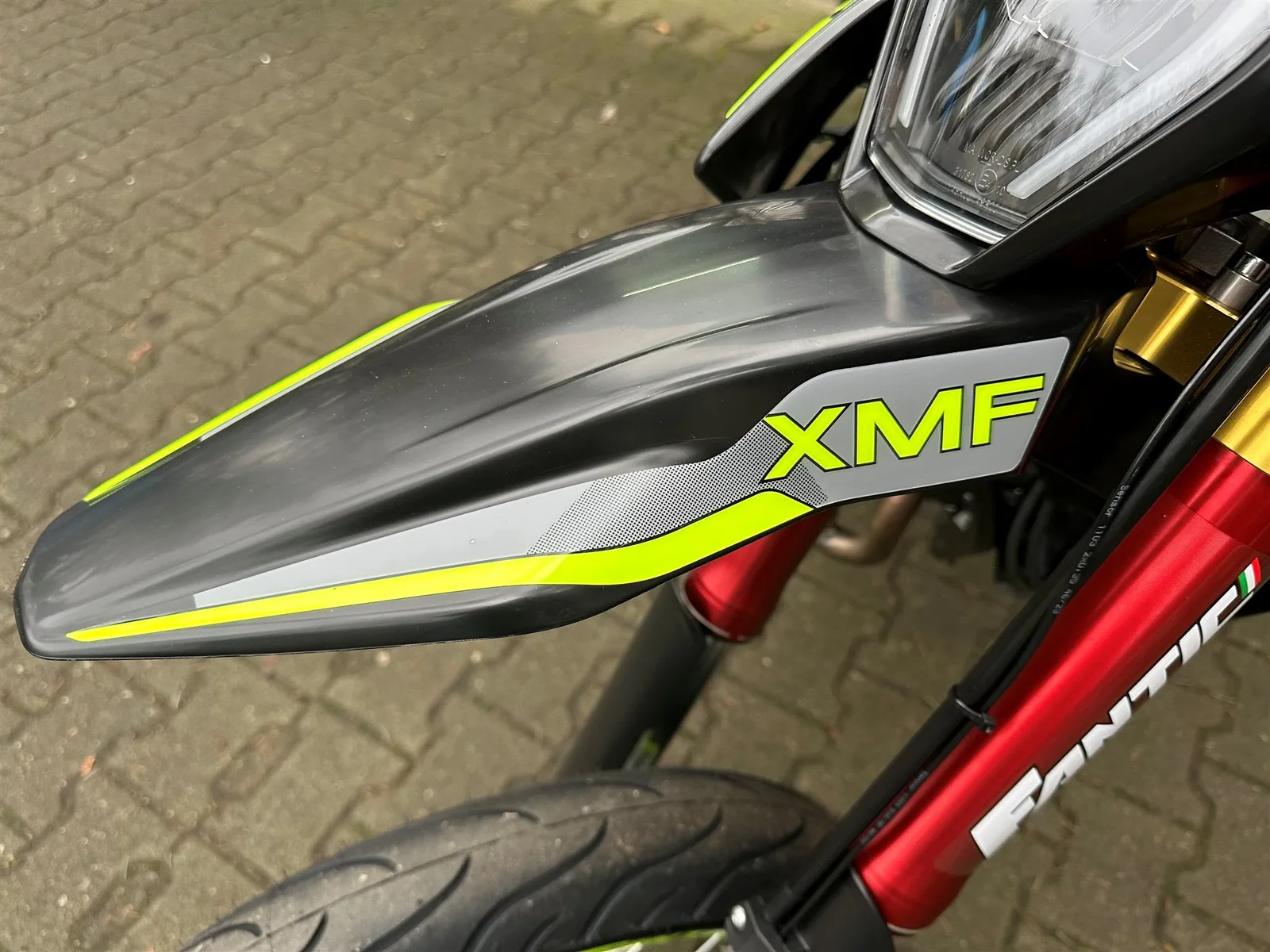 Fantic XMF 125 Competition Gierige Optik-Top Ausstattung