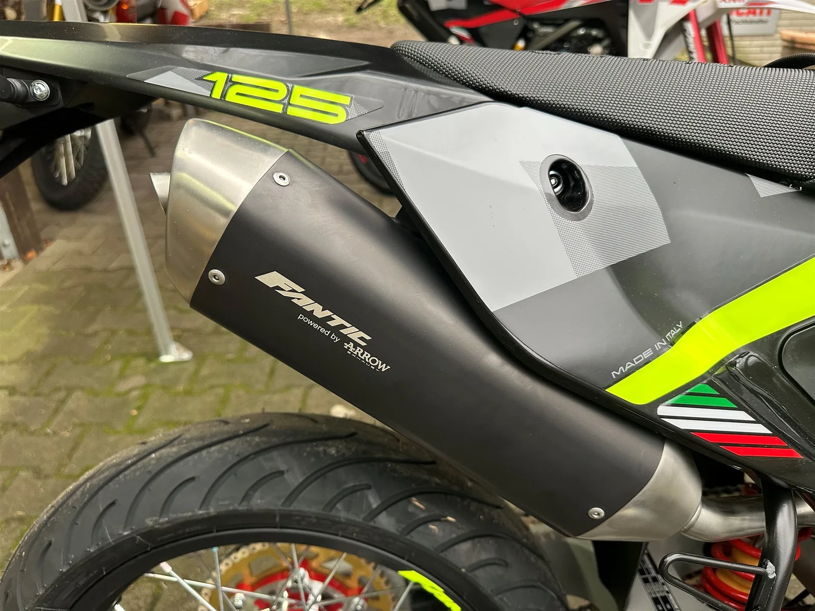 Fantic XMF 125 Competition Gierige Optik-Top Ausstattung