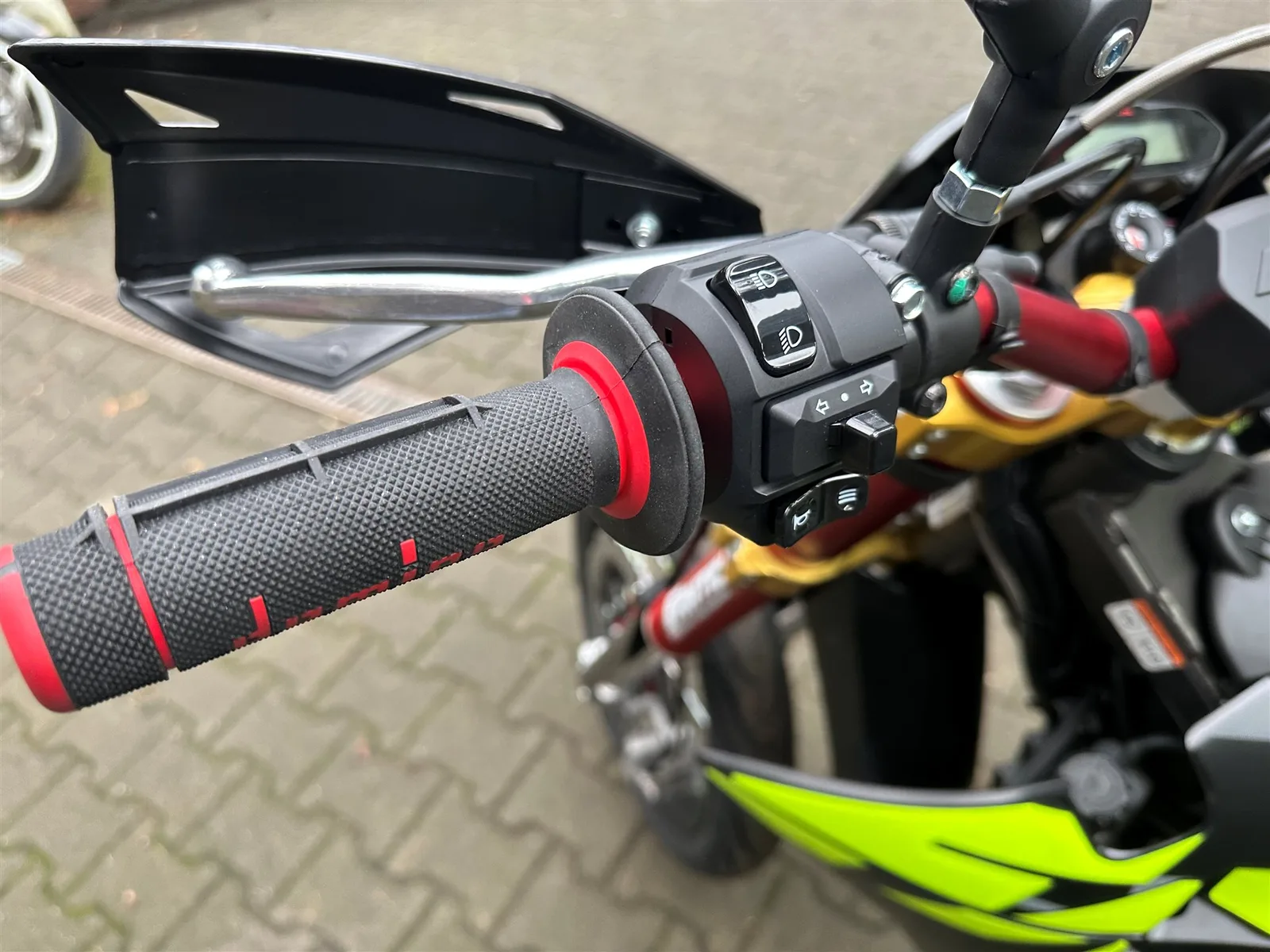 Fantic XMF 125 Competition Gierige Optik-Top Ausstattung