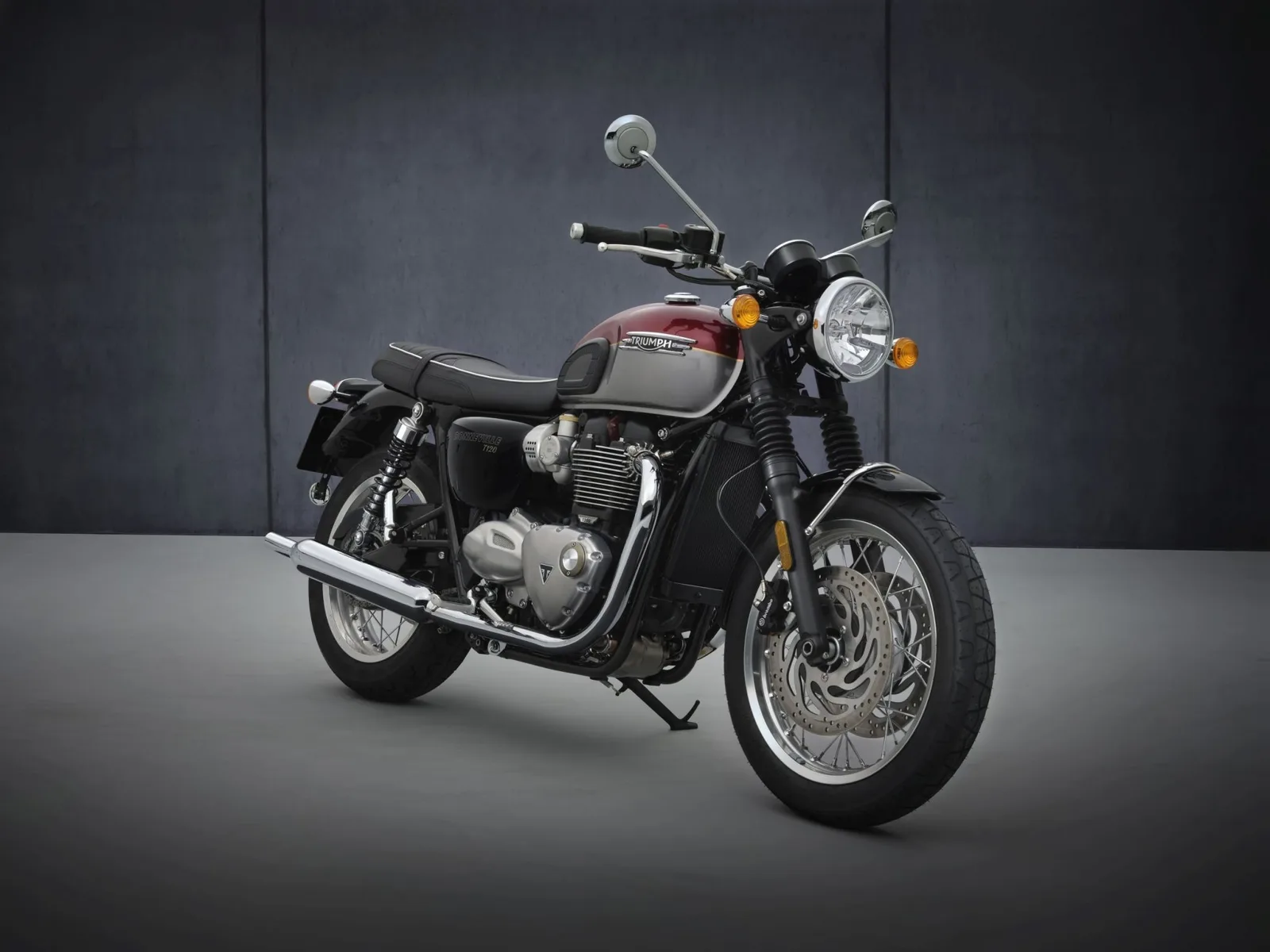 Triumph Bonneville T120 Jet Black
