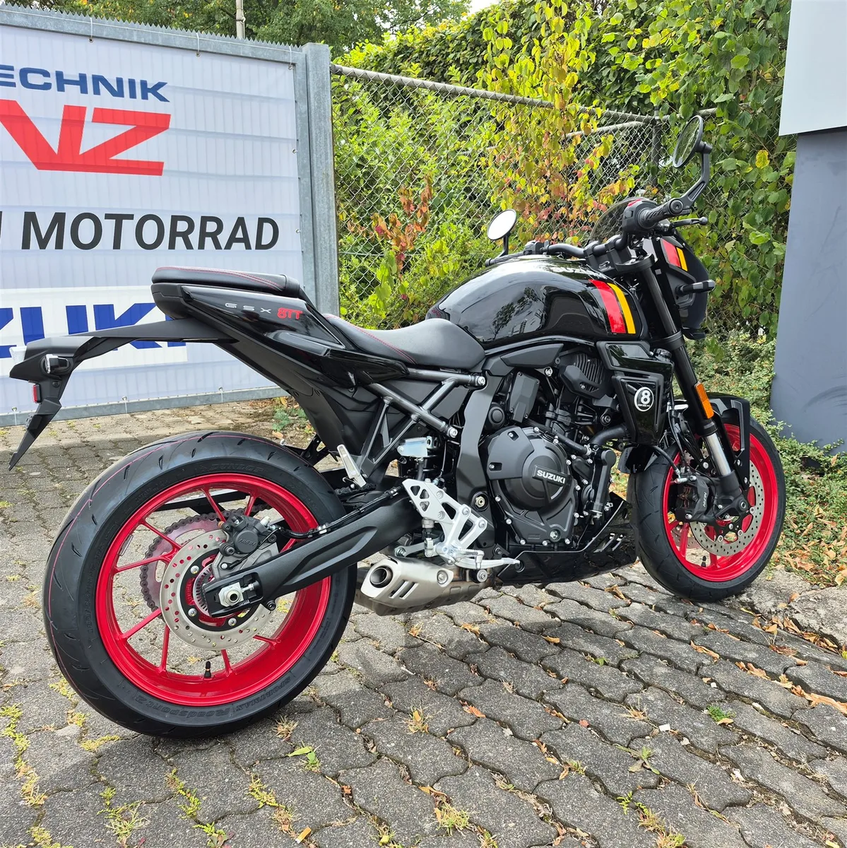 Suzuki GSX-8TT