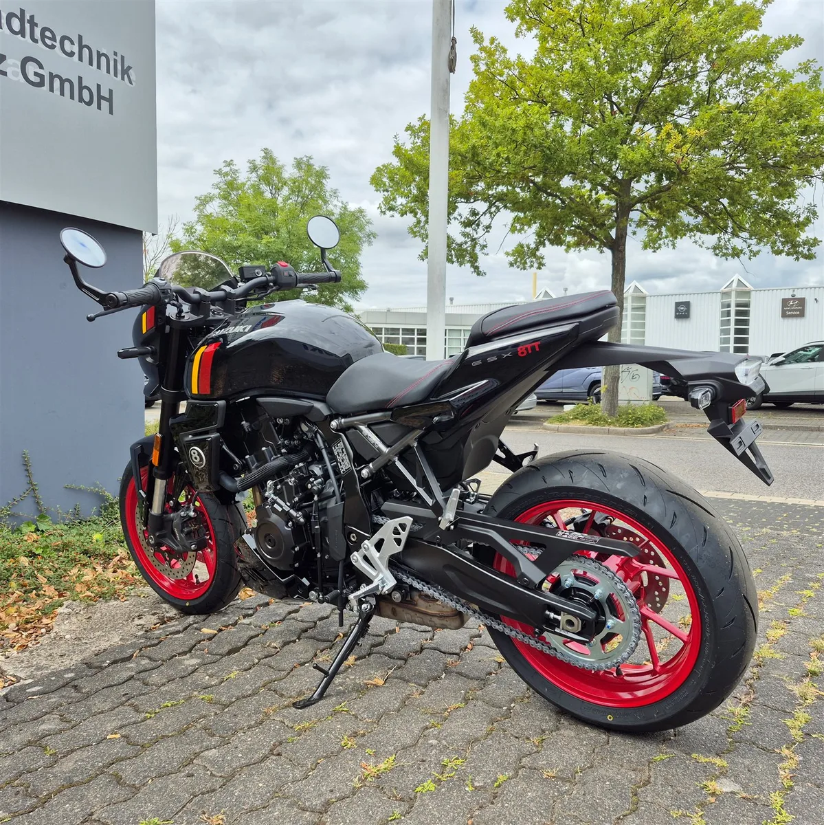 Suzuki GSX-8TT