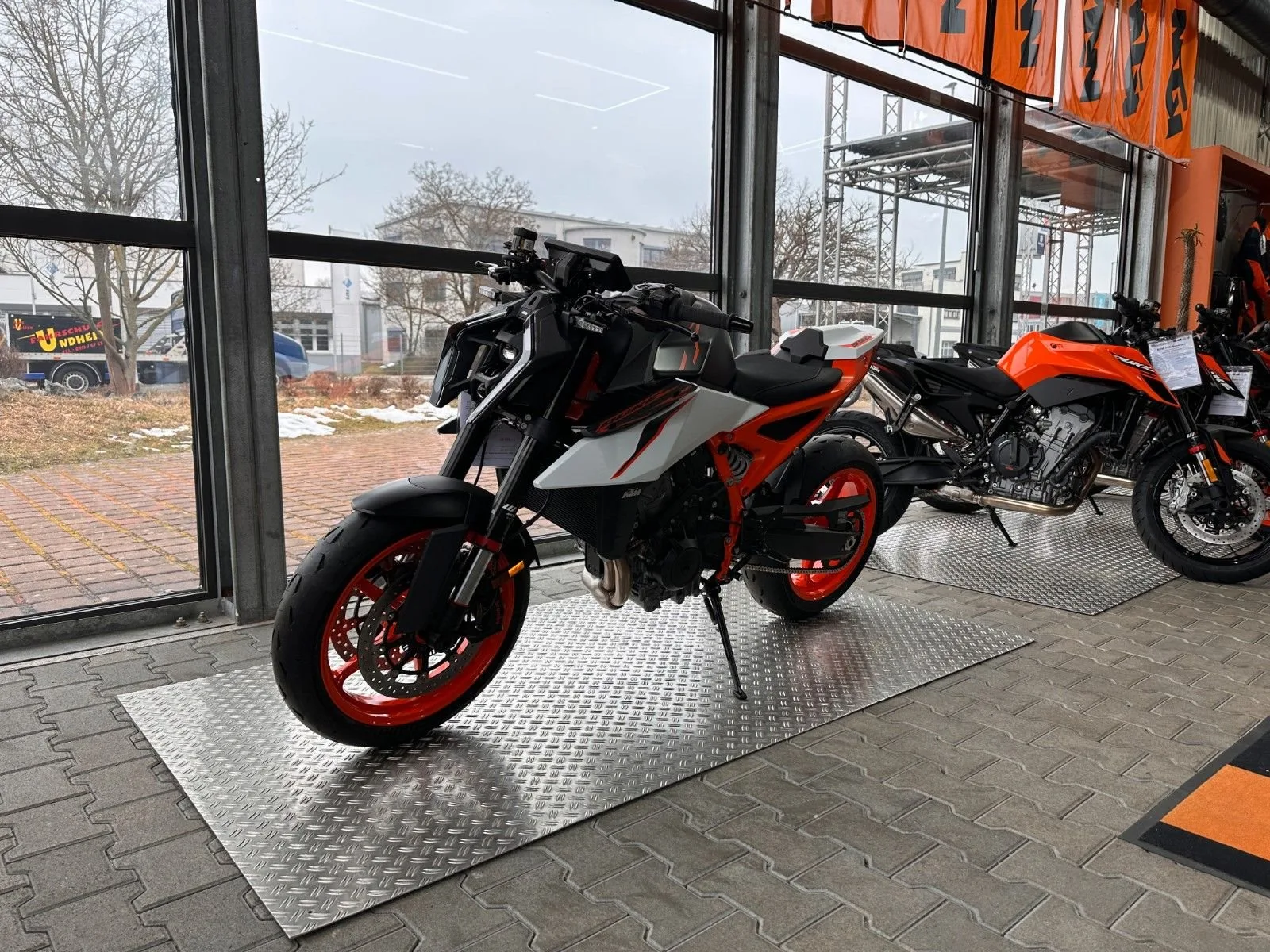 KTM 990 Duke R Modell 2026 - 2,99% Finanzierung