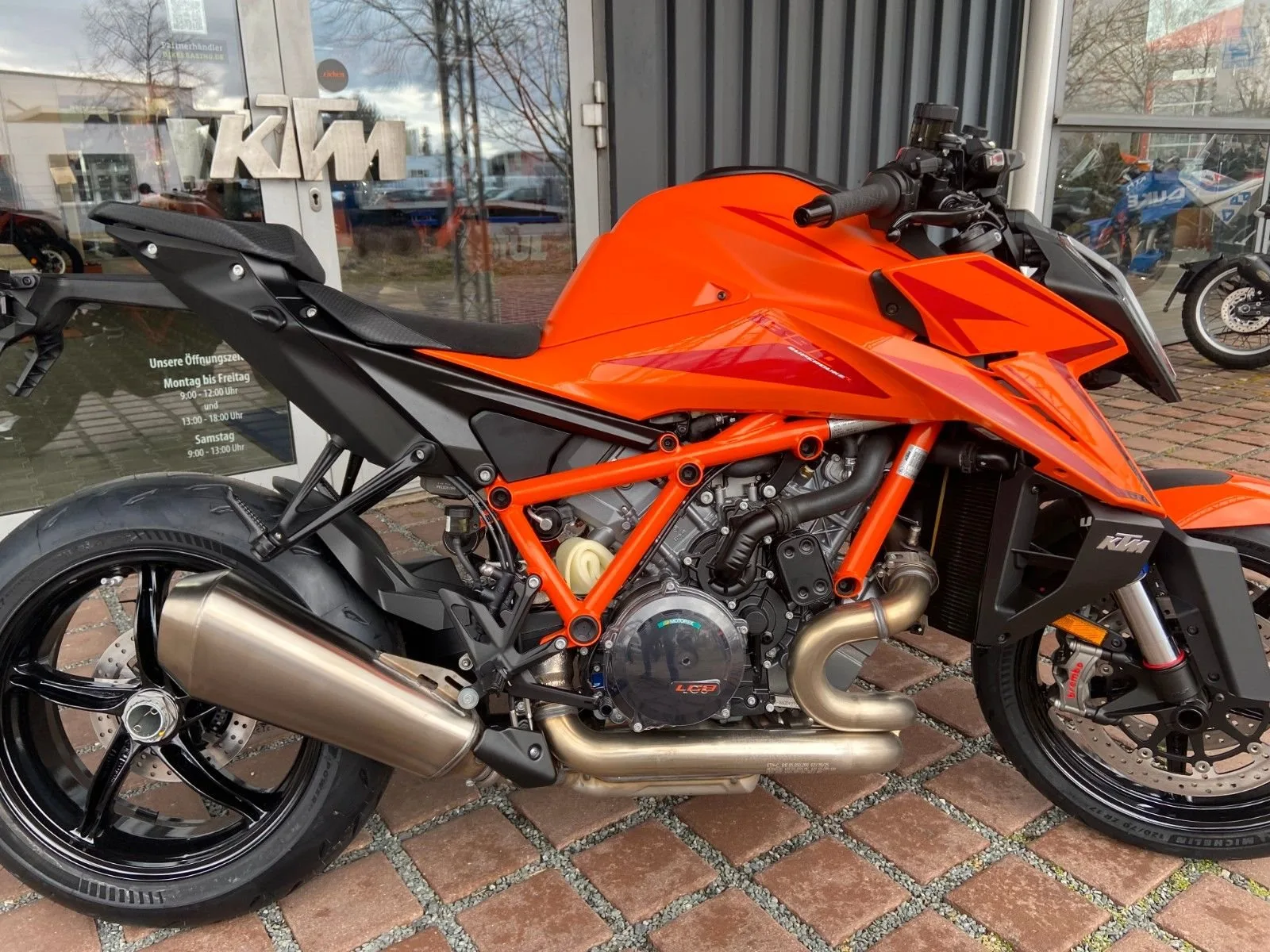 KTM 1390 Super Duke R EVO