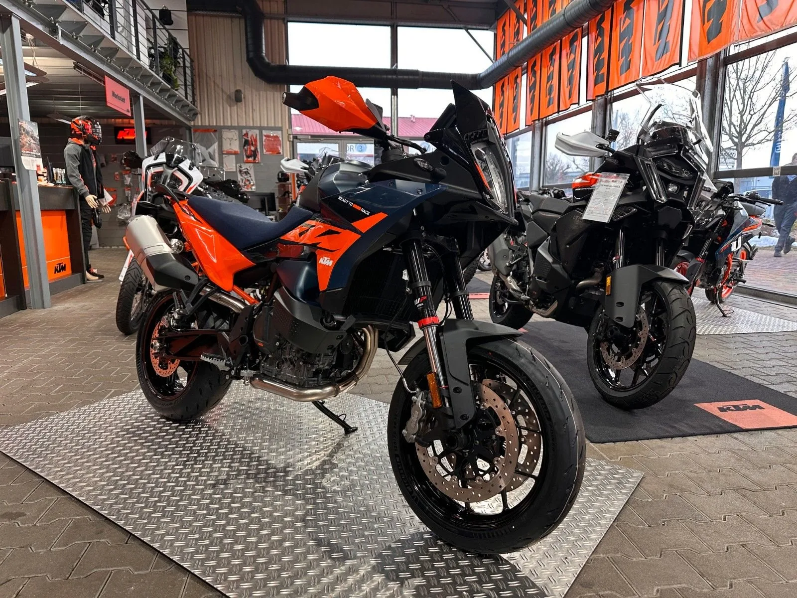 KTM 890 SMT