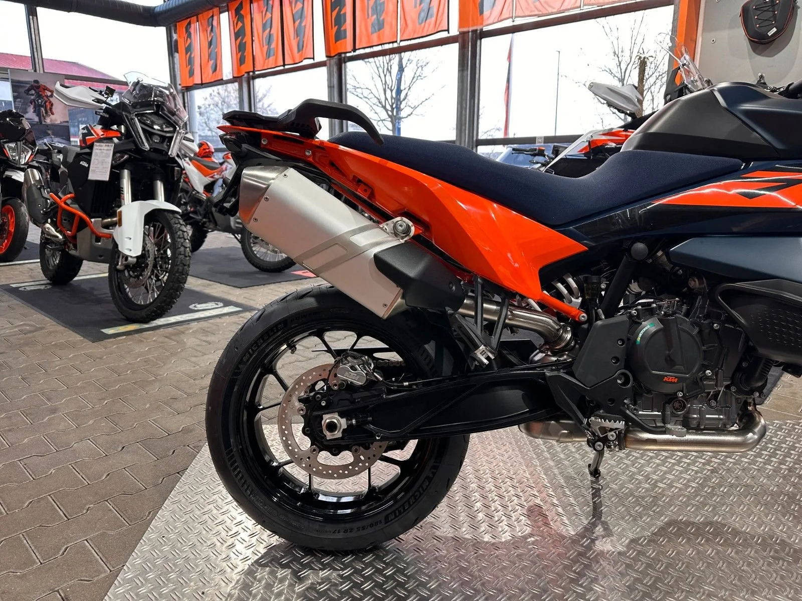 KTM 890 SMT