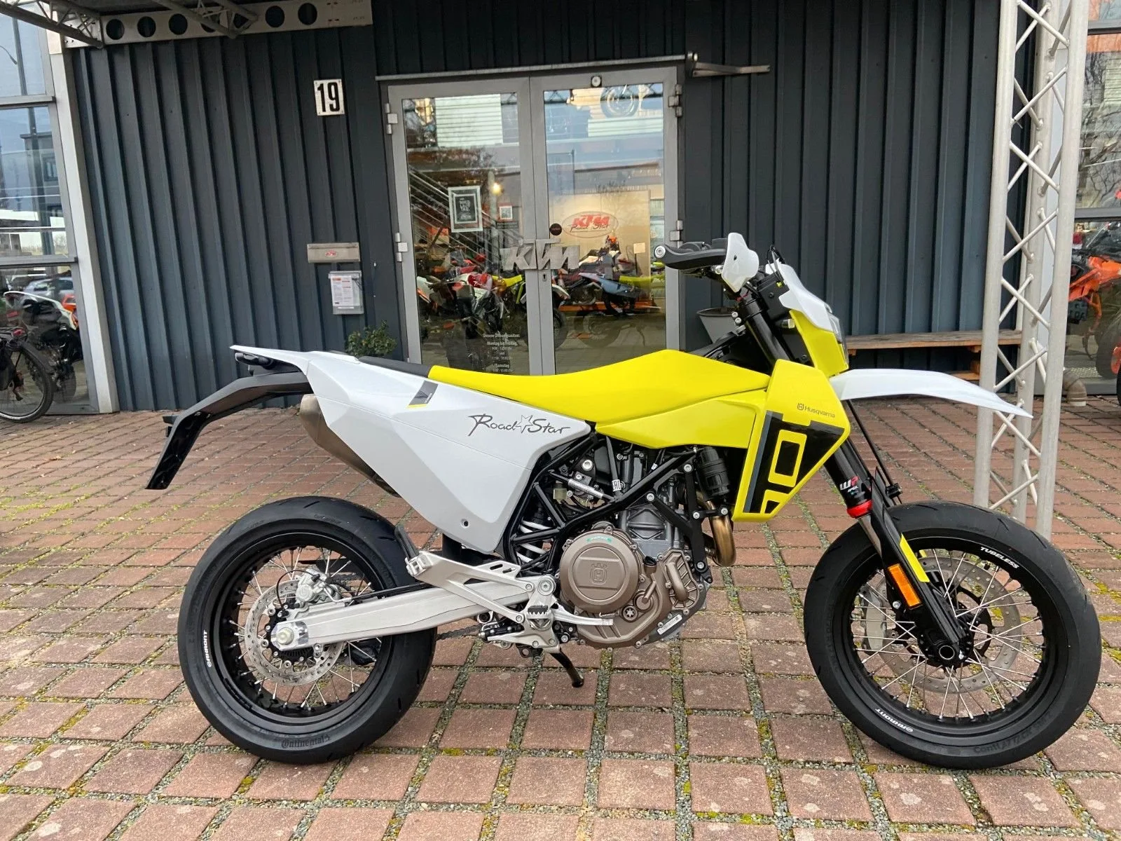 Husqvarna 701 Supermoto Modell 2026 - 1,99 % Finanzierung