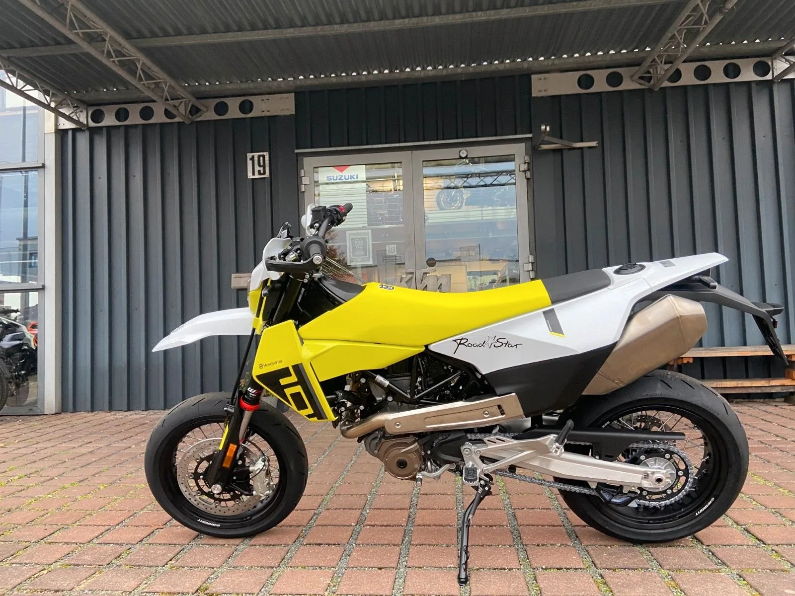 Husqvarna 701 Supermoto Modell 2026 - 1,99 % Finanzierung
