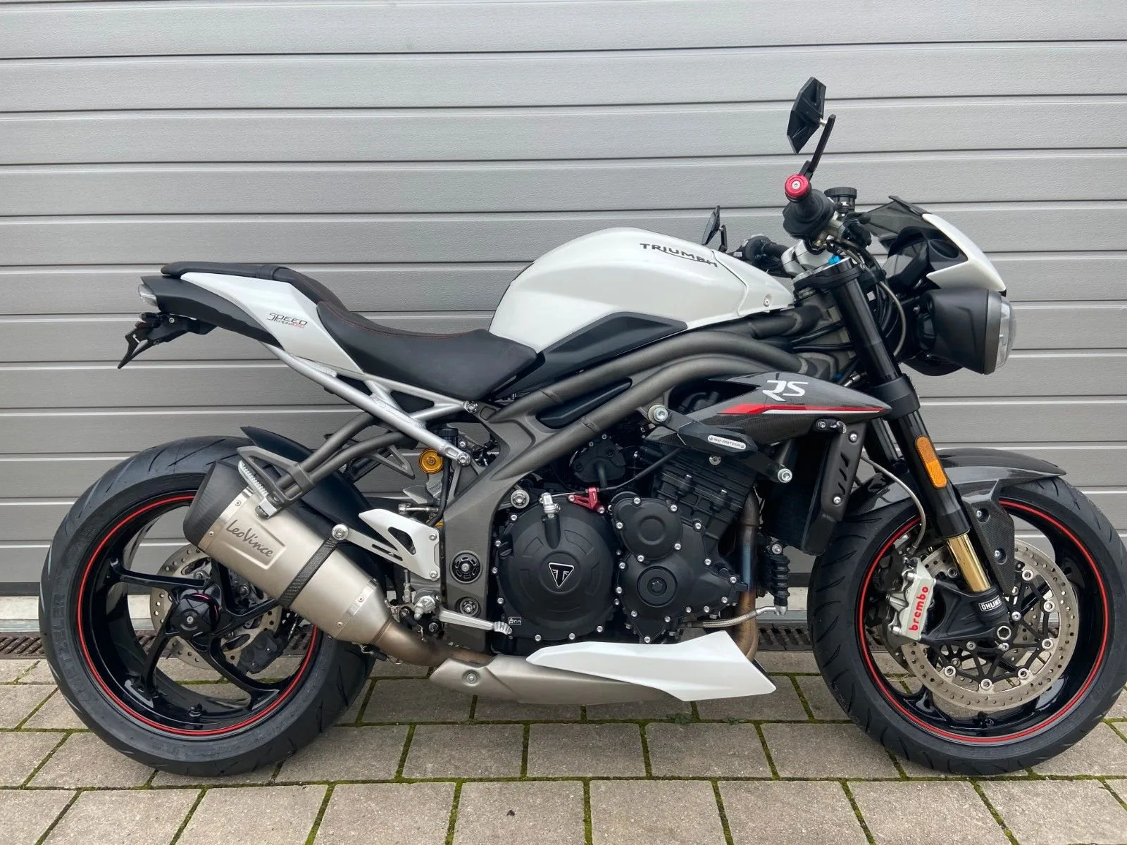 Triumph Speed Triple RS - viel Zubehör, Reifen / KD neu