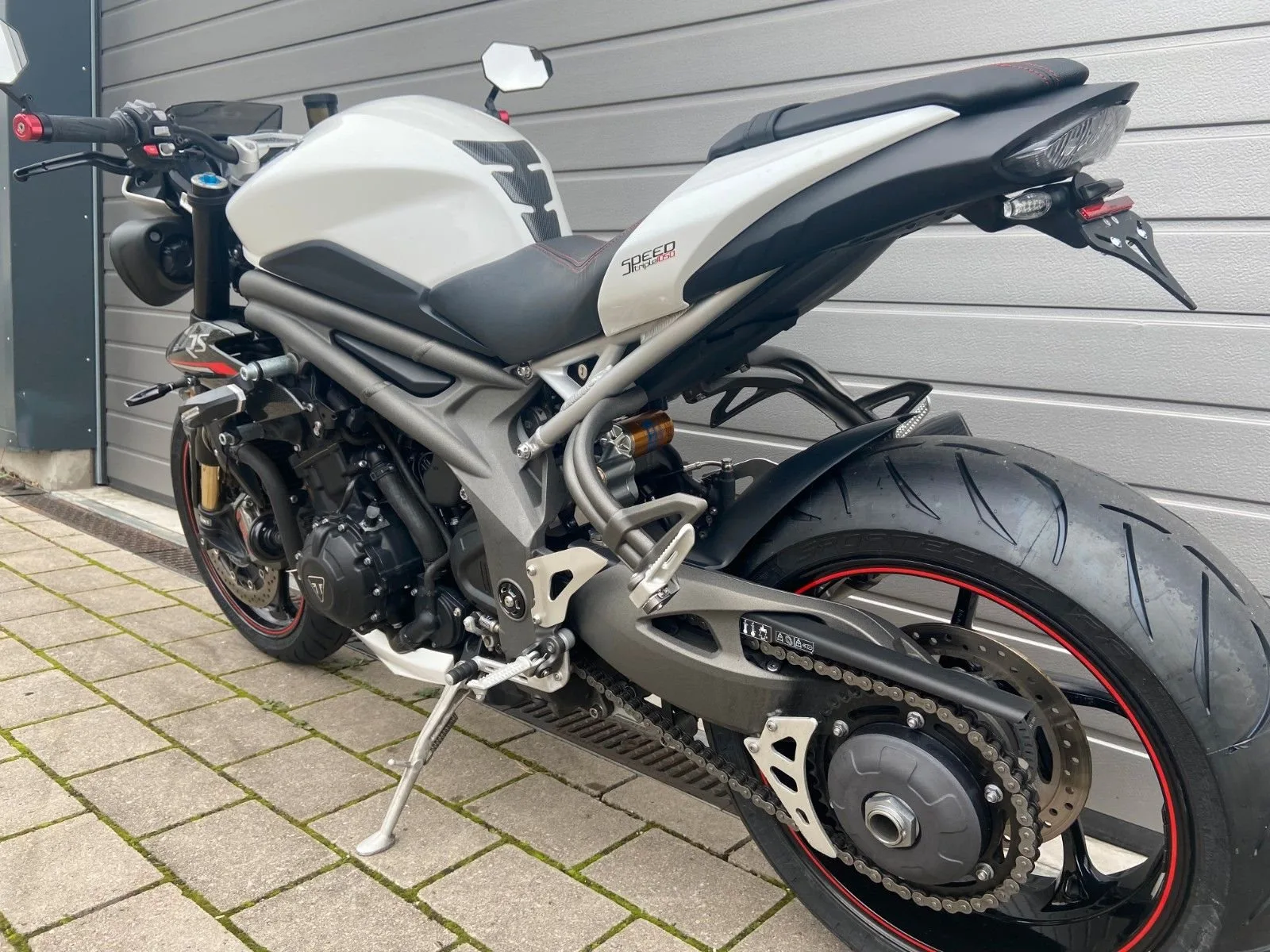 Triumph Speed Triple RS - viel Zubehör, Reifen / KD neu