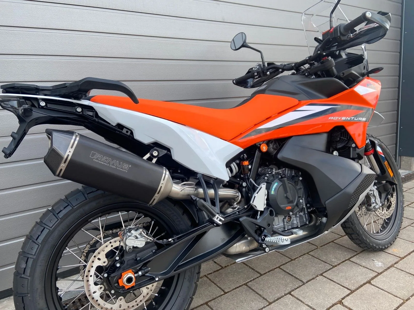 KTM 890 Adventure R SM Edition Tech Pack - Remus uvm.