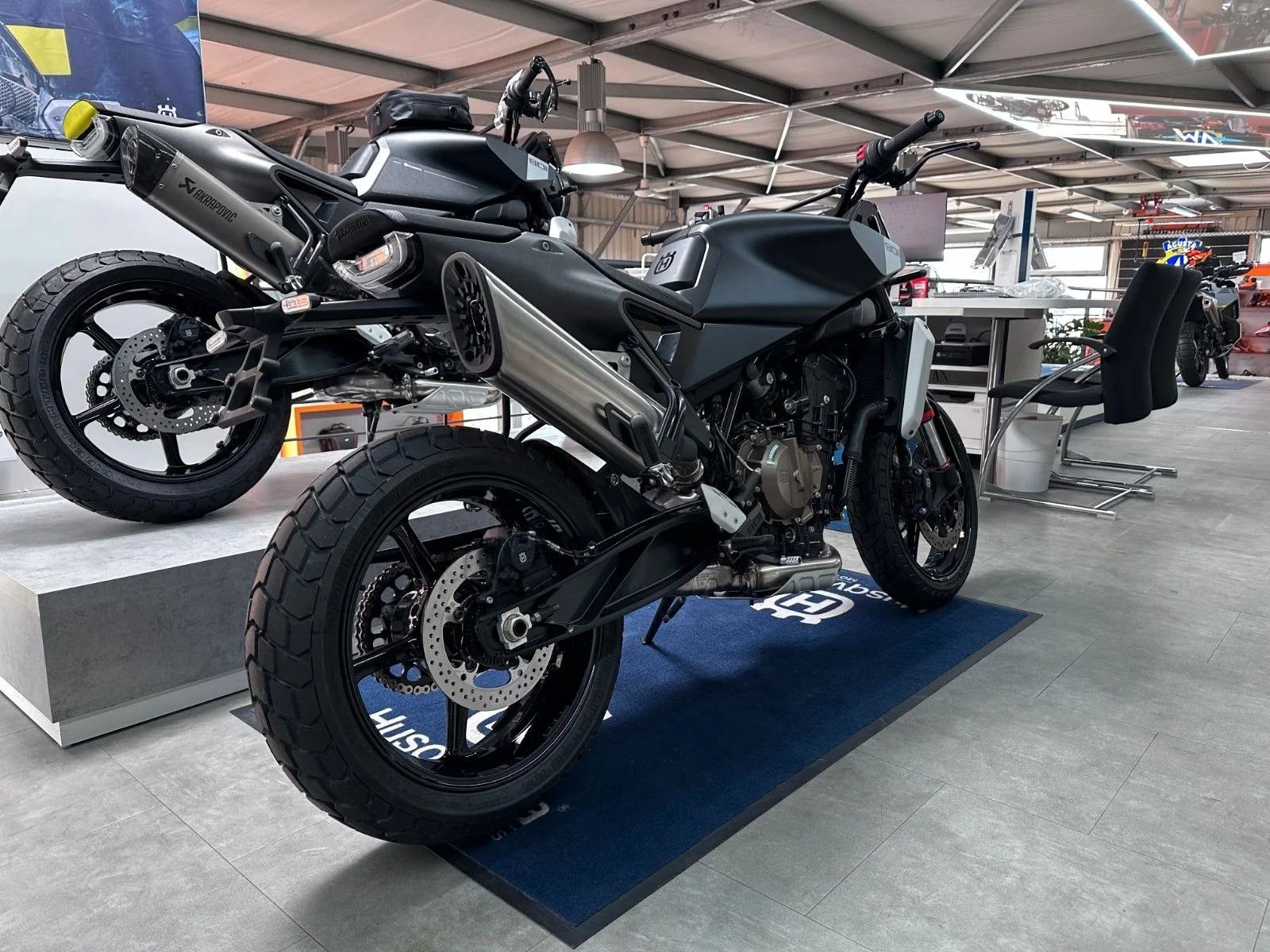 Husqvarna Svartpilen 801